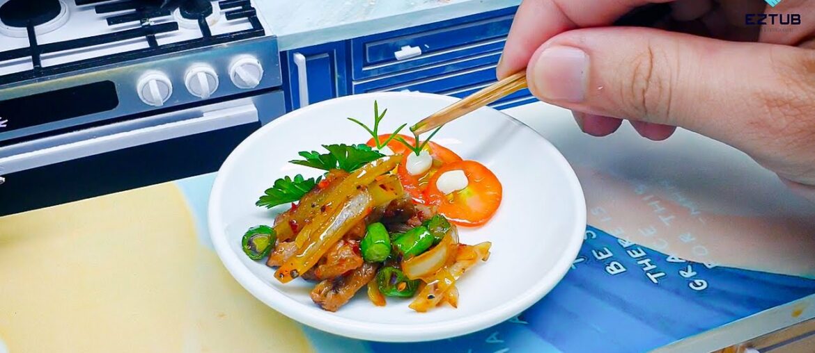 Step by Step Miniature Stir Fried Australian Beef with Green Beans and Onions Recipe / Mini Food Step by Step Miniature Stir Fried Australian Beef with Green Beans and Onions Recipe / Mini Food