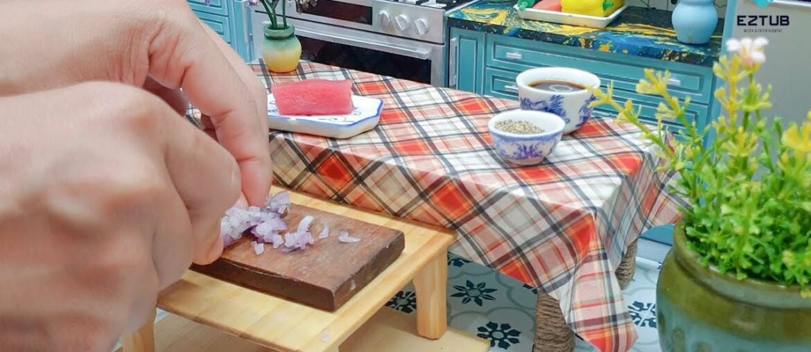 Easy Miniature Pan Fried Tuna With Black Pepper Sauce Served With Vegetables Recipe / Mini Food Easy Miniature Pan Fried Tuna With Black Pepper Sauce Served With Vegetables Recipe / Mini Food