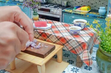 Easy Miniature Pan Fried Tuna With Black Pepper Sauce Served With Vegetables Recipe / Mini Food