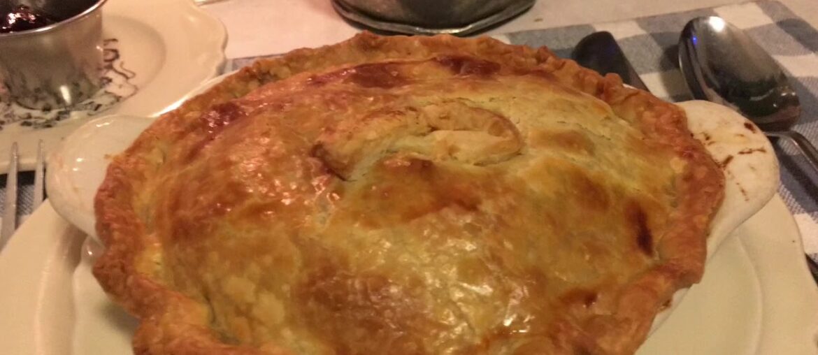 Dining in Colonial Williamsburg