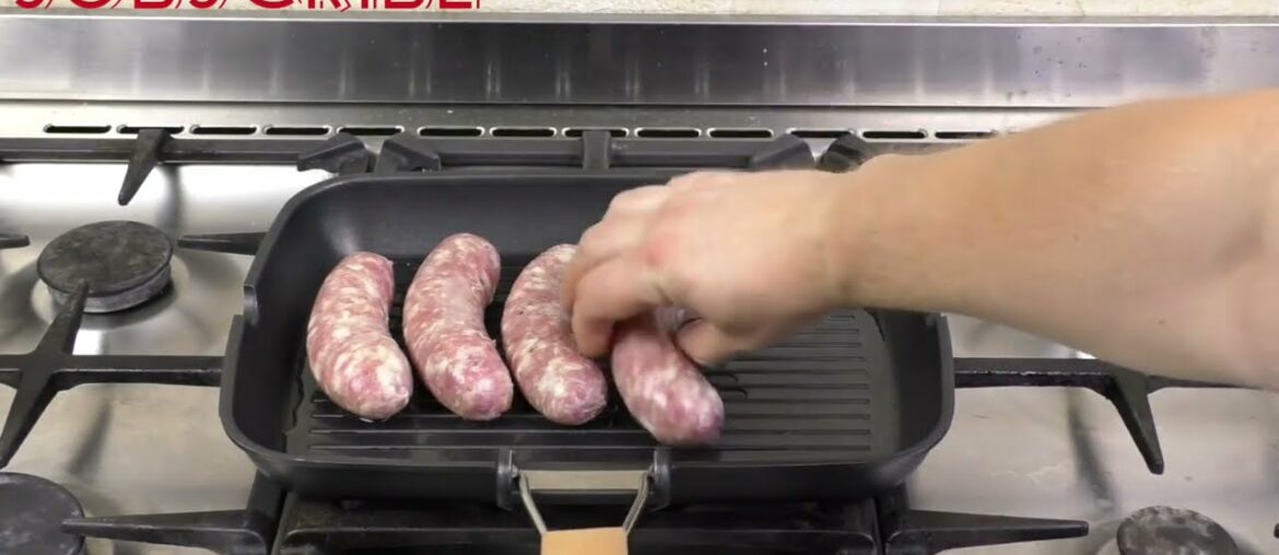 I prepared a tasty and cheap recipe, pork sausages, french fries, homemade bread @Cristipan