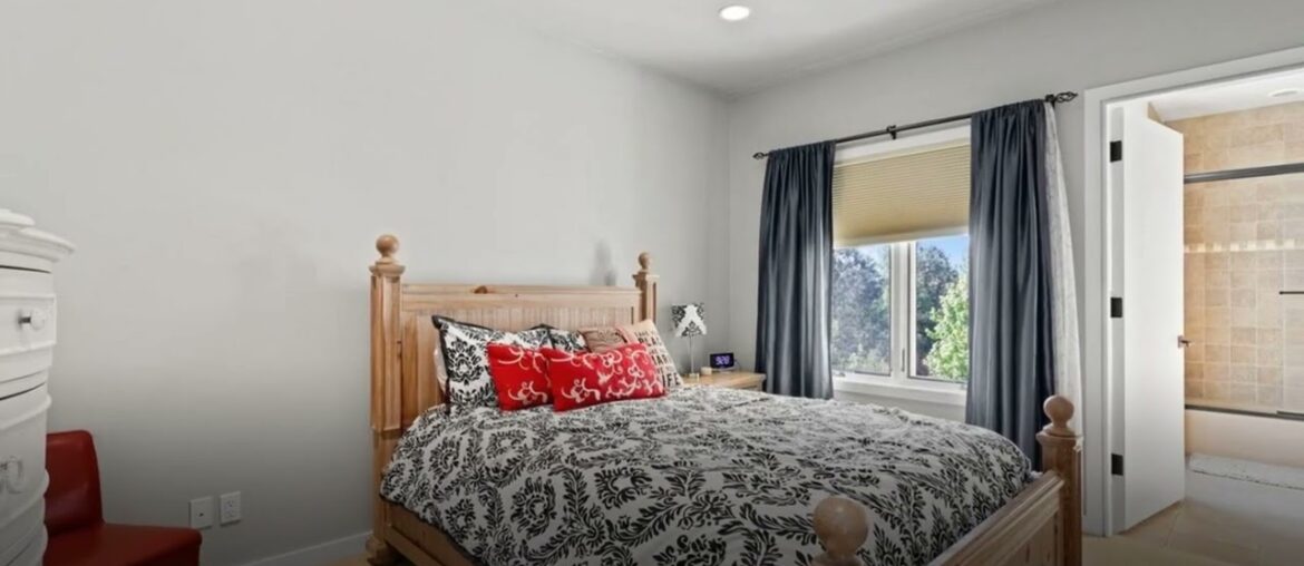 5742 Yank Street, Arvada, CO 80002 5742 Yank Street, Arvada, CO 80002