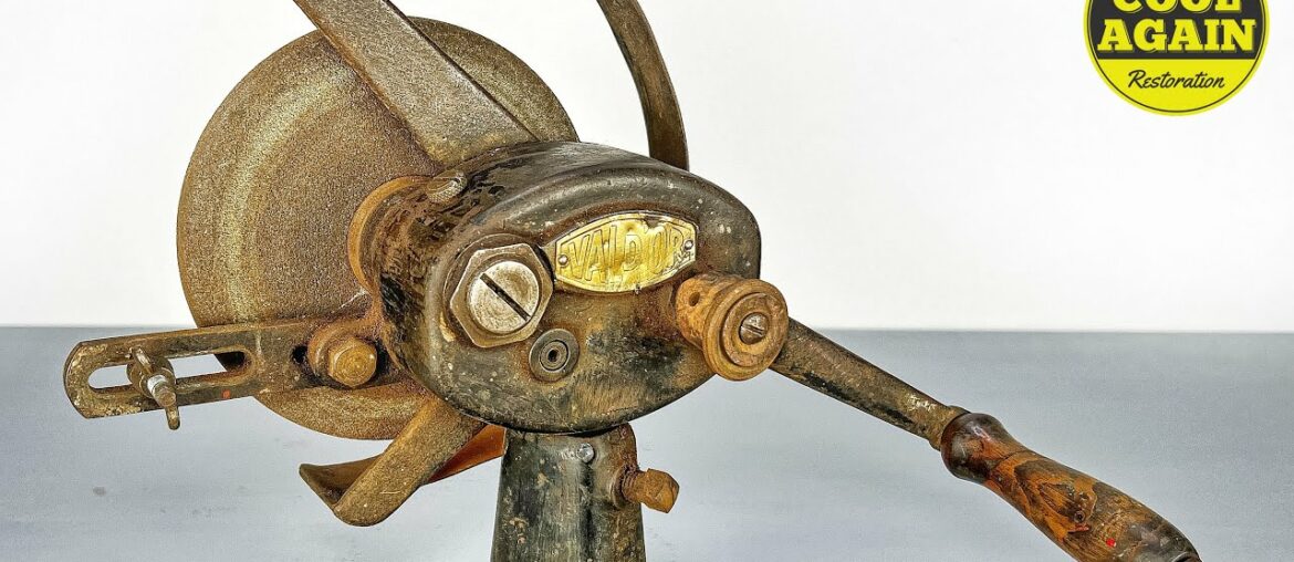 Antique Rusty French Hand Cranked Grinder – Restoration Antique Rusty French Hand Cranked Grinder - Restoration