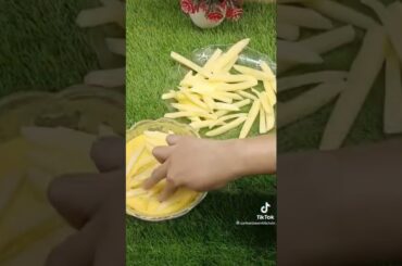 Crispy zinger french fries easy recipe | aloo ke chips banaye naye tariqe se #chips