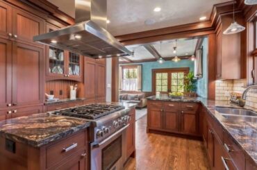 551 Montclair Avenue, Oakland, CA 94606