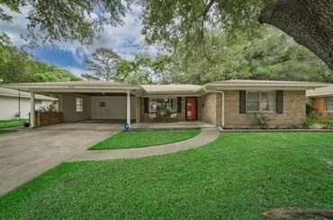 Video tour of Residential at 1917 Fairfax Drive, Corsicana, TX 75110