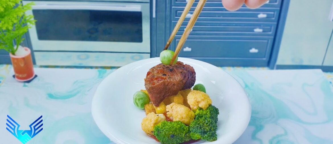 Delicious Miniature Pan Fried Beef Tenderloin with Tomato Sauce and French Fries Recipe / Mini Food