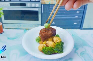 Delicious Miniature Pan Fried Beef Tenderloin with Tomato Sauce and French Fries Recipe / Mini Food