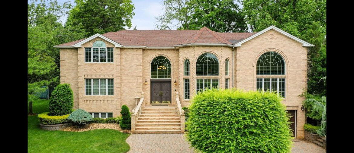 New Residential listing for sale found at 11 Cromwell Circle, Staten Island, NY 10304