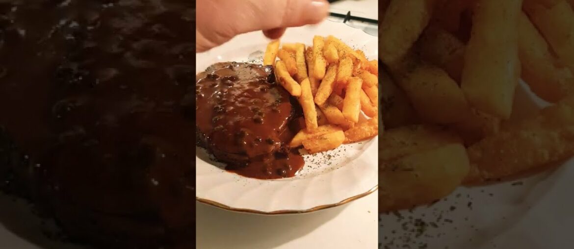 STEAK WITH A RED WINE SAUCE AND CHIPS #shorts #steak