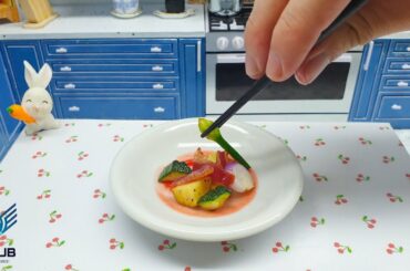 Miniature Cooking Pan Fried Bacon Served With French Fries / Easy Miniature French Fries Recipe