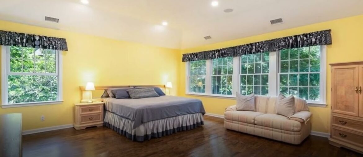 52 Hampton Road, Scarsdale, NY 10583