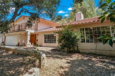 24562 Desert Avenue, Newhall, CA Presented by Joyce Blackburn.