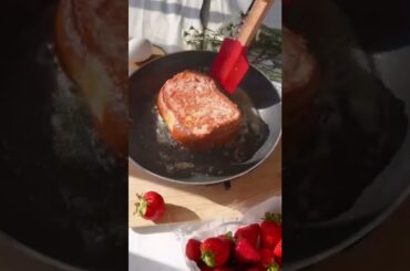 #matcha #toast #french #strawberry #cream #shorts #reels #toastrecipes #eggs