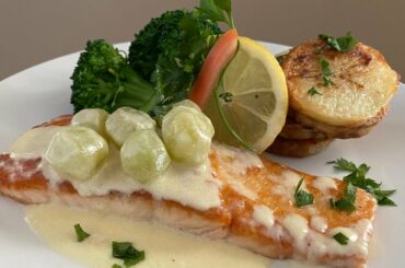 Pan Sauces that Pop! Salmon in a creamy white wine sauce with peeled grapes AKA Salmon Veronique