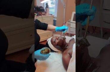 FRENCH RED WINE SKIN LIGHTENING FACE MASK TREATMENT