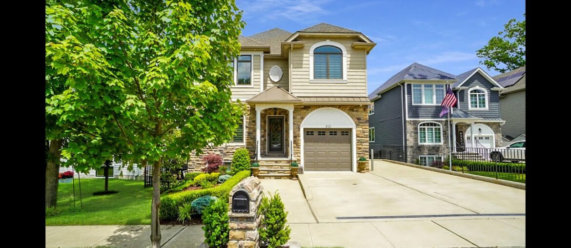 Residential at 212 Cheevers Lane, Staten Island, NY 10307 - For sale