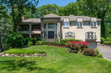 143 Stillwell Lane, Laurel Hollow, NY