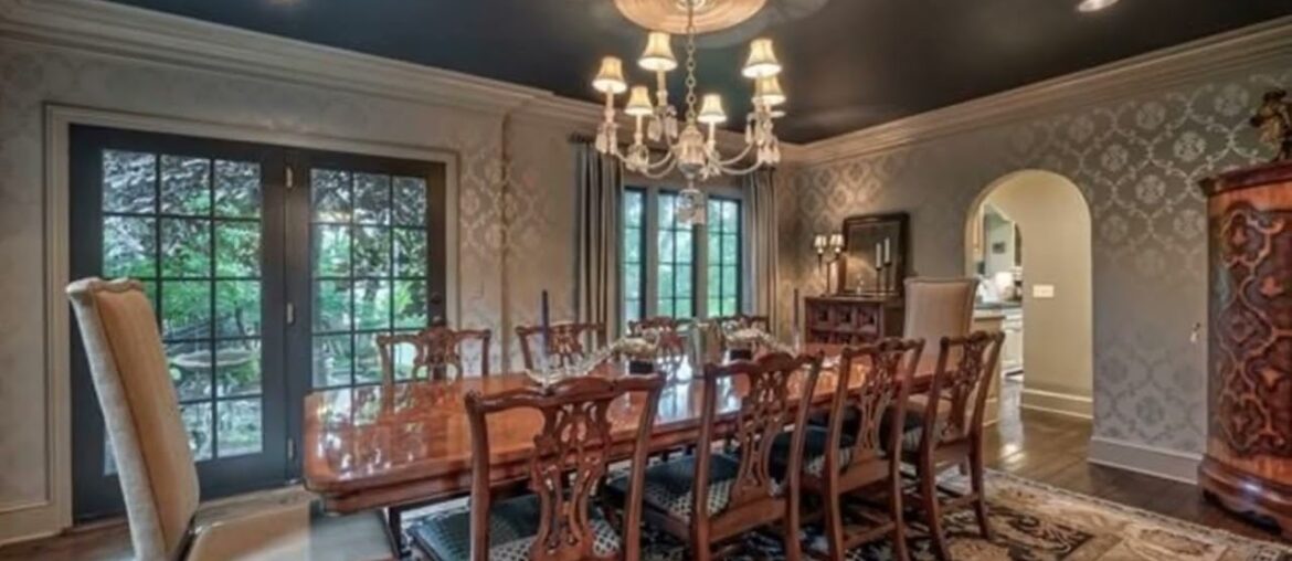 5116 Sunset Drive, Kansas City, MO 64112