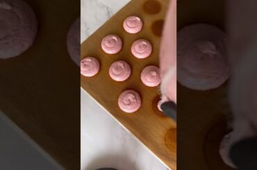 French meringue macarons