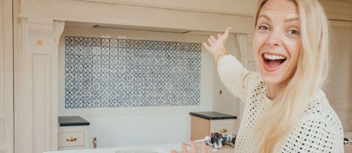 Chateau KITCHEN MAKEOVER -  World's most beautiful Range-Cooker backsplash!