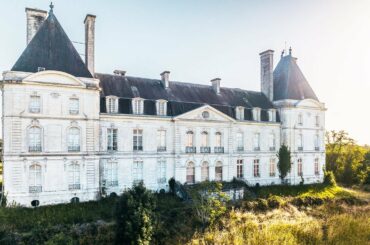 ABANDONED $15,000,000 MILLIONAIRES MANSION With EVERYTHING Inside 500 YEARS OLD