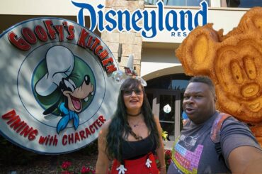 Goofy's Kitchen Character Breakfast | Disneyland Resort Hotel Dining | Vegan & non-vegan food review