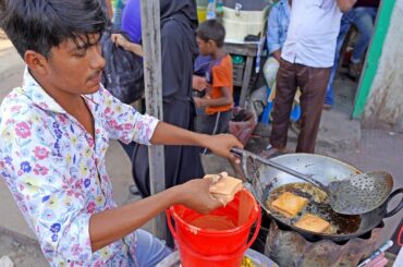 Indian Style Egg French Toast or Omelette Sandwich | Bangladeshi Street Food