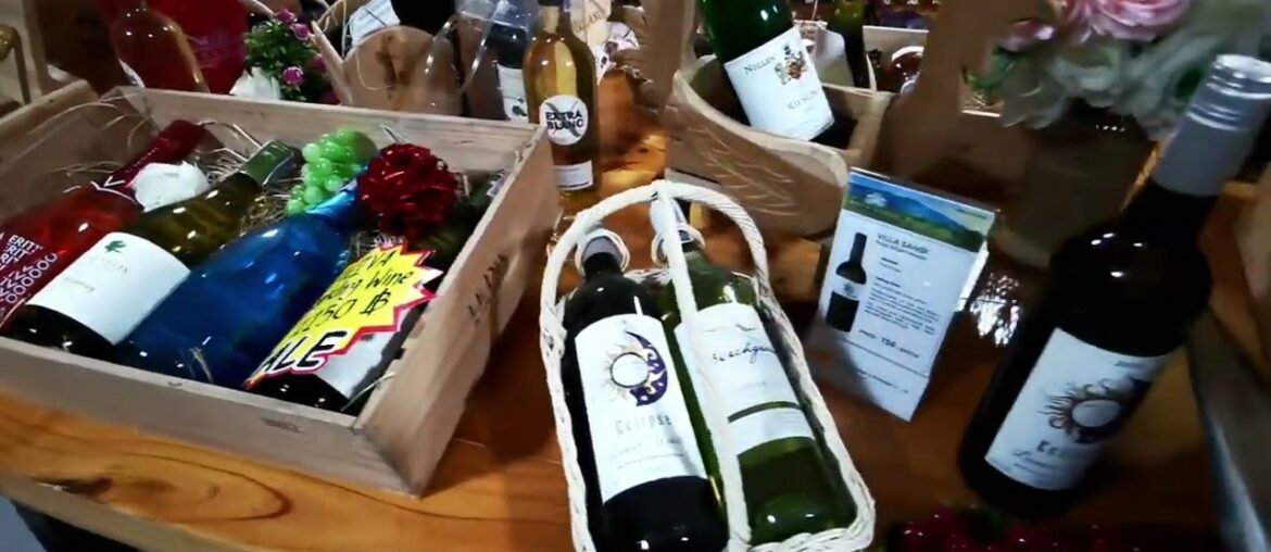 5 minute review "Dom restaurant", Pratamnak, Pattaya. Pizzas, French cuisine, wine cellar...