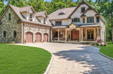 38 Harborview Dr, Northport, NY