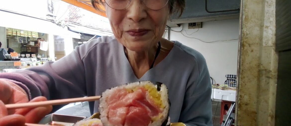 Tsukiji Outer Market Gourmet Report: Chef Enjoys Eating and Walking