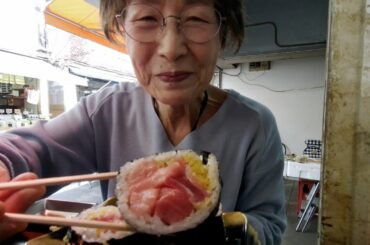 Tsukiji Outer Market Gourmet Report: Chef Enjoys Eating and Walking