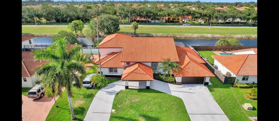 Residential for sale – 7275 N Augusta Dr, Miami, FL 33015 Residential for sale - 7275 N Augusta Dr, Miami, FL 33015