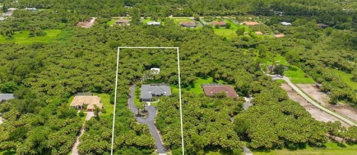 160 12th AVE NW, NAPLES, FL Presented by Nico Paredes. 160 12th AVE NW, NAPLES, FL Presented by Nico Paredes.