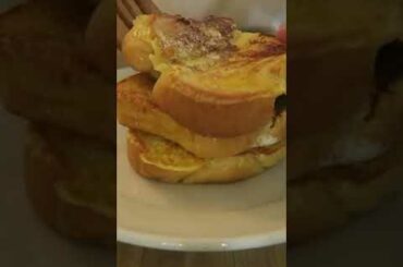 THE PERFECT CINNAMON APPLE FRENCH TOAST TOPPED WITH A SALTED CARAMEL WHIPPED CREAM #shorts