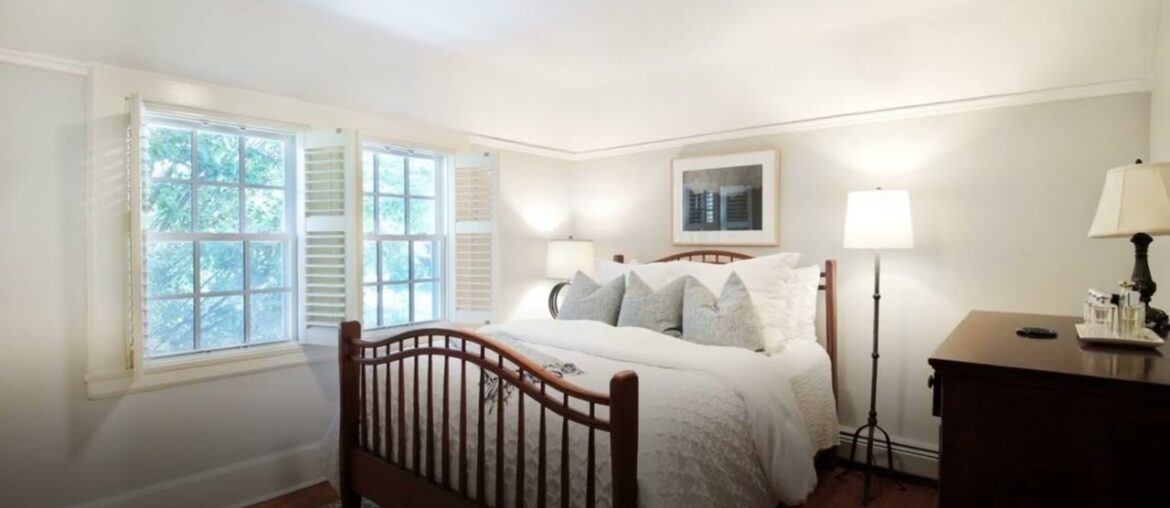 22 Franklin Court, Garden City, NY 11530