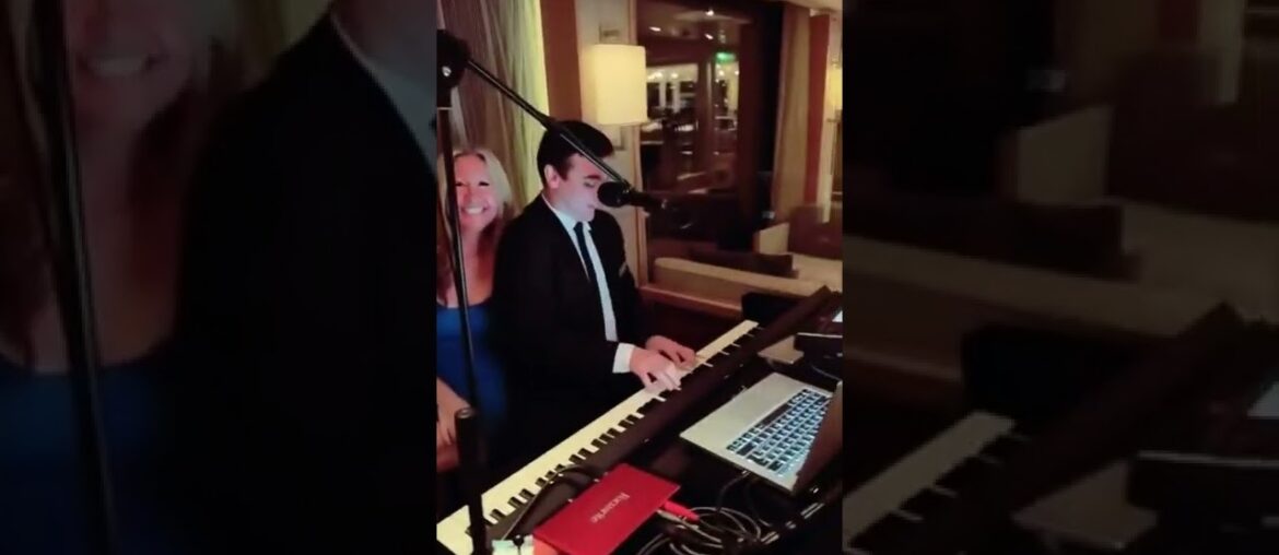 Viking Forseti Nightlife with Piano Man Mattia