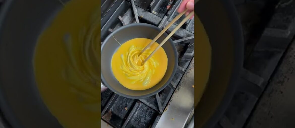 #egg #omelett #tiktokfood  #food #cooking #cookingtiktok #foodtok #french #homechef #chicken #shorts