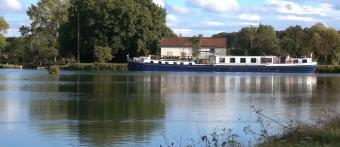 Cruise Southern Burgundy Aboard Luxury Hotel Barge L'Impressionniste