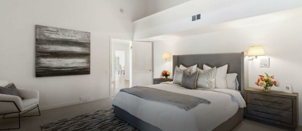 13641 Bayliss Road, Los Angeles, CA 90049