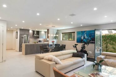 11438 Moorpark St., #4 Studio City, CA 91602