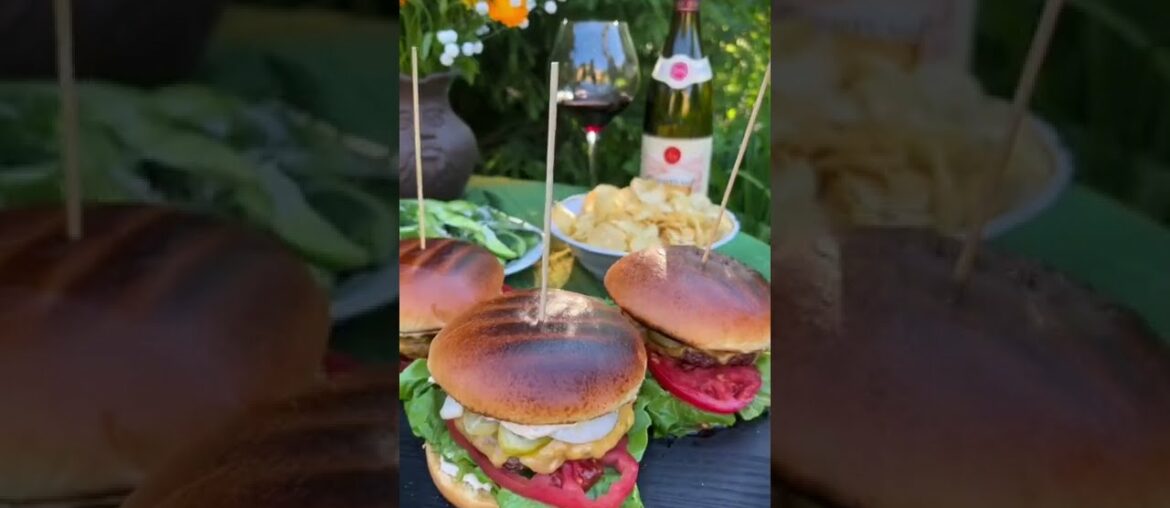 PAIRING WINE with Classic Burger #Shorts PAIRING WINE with Classic Burger #Shorts