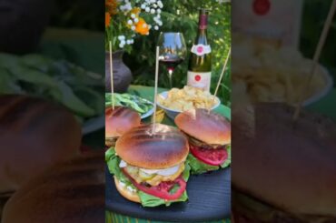 PAIRING WINE with Classic Burger #Shorts