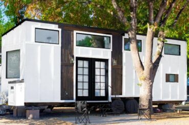 The Most Luxury Tiny House Living Designed To Make A Small Space Feel Very Large