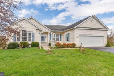 85 CLOUSER COURT, MARTINSBURG, WV Presented by Diane Hartner.