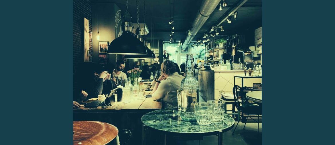 Cheerful Ambiance for French Restaurants