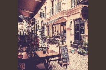 Big Band with Tenor Sax Soundtrack for French Restaurants