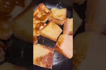 Make French toast with plenty of milk for the day. (Japanese dining table)