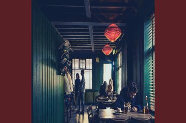 Energetic Ambiance for French Restaurants