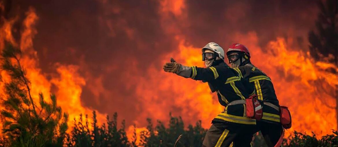 France battles 'monster' wildfire near Bordeaux for third day France battles 'monster' wildfire near Bordeaux for third day